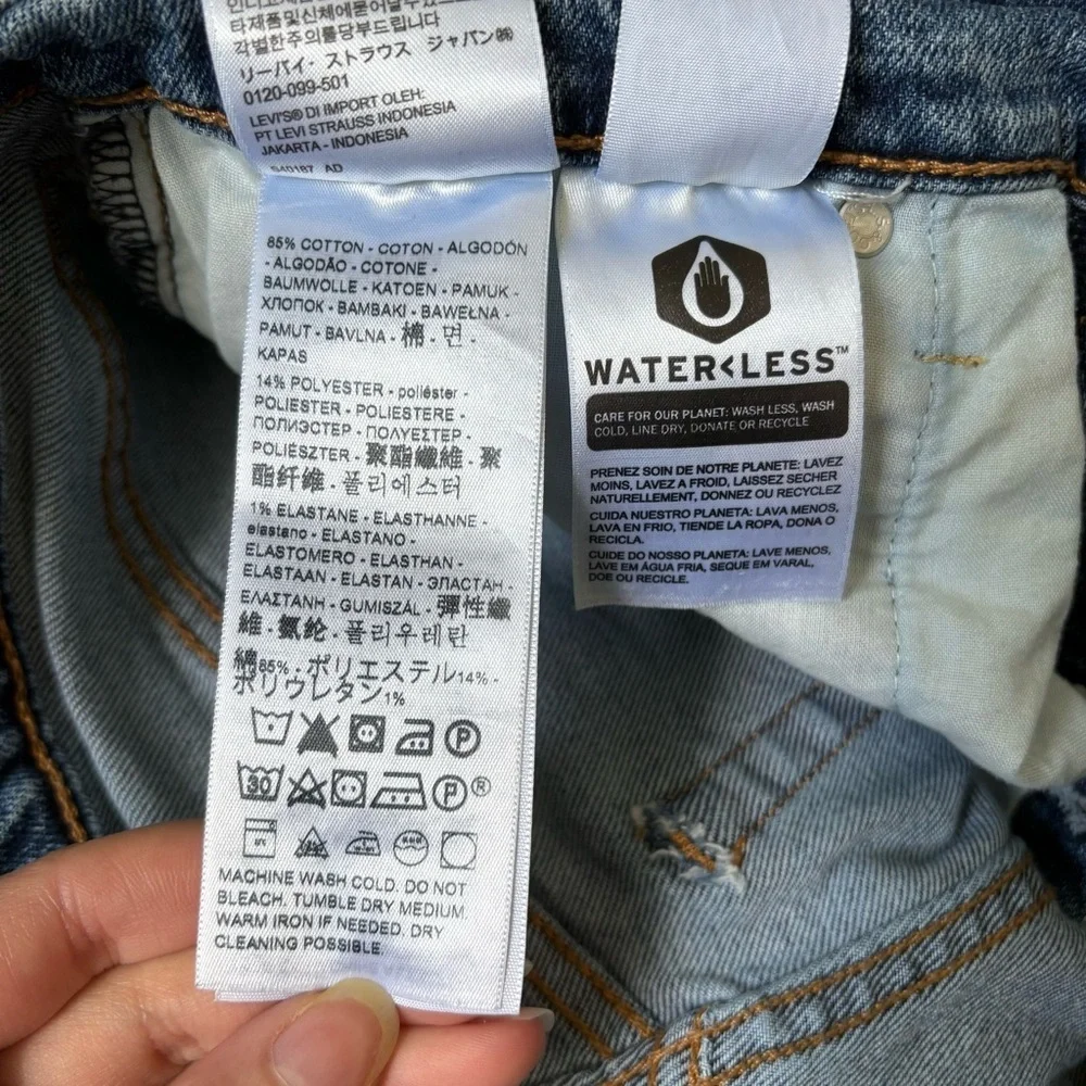 Levi's Women's Straight Leg Blue Jeans - Picture 7 of 10